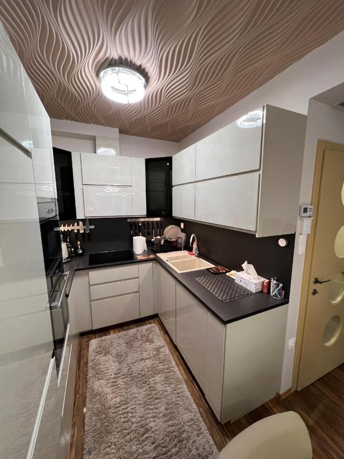 Appartement Párizsi Udvar Prémium Apartman à Debrecen Extérieur photo