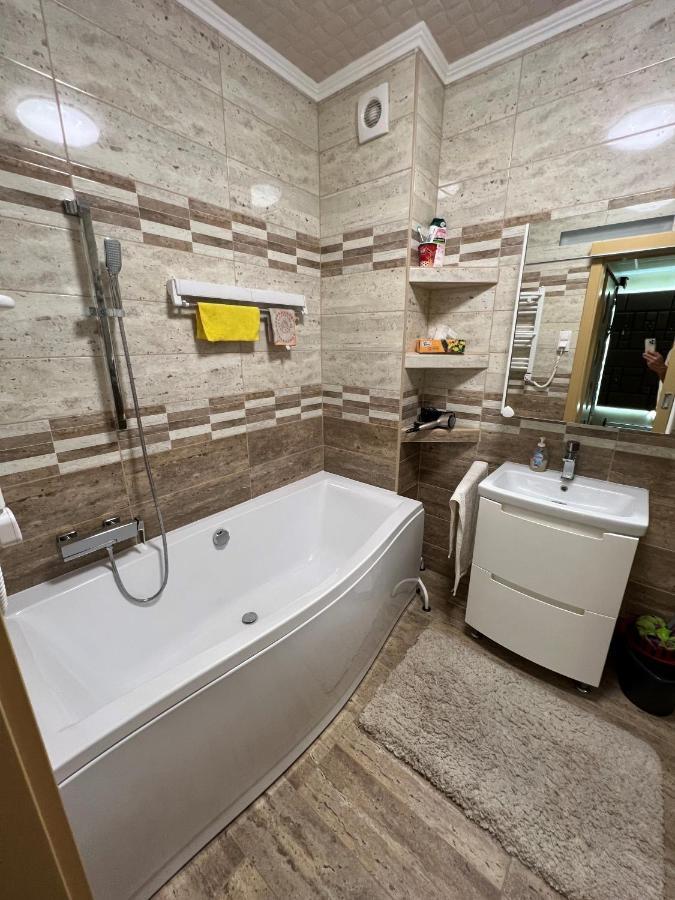 Appartement Párizsi Udvar Prémium Apartman à Debrecen Extérieur photo